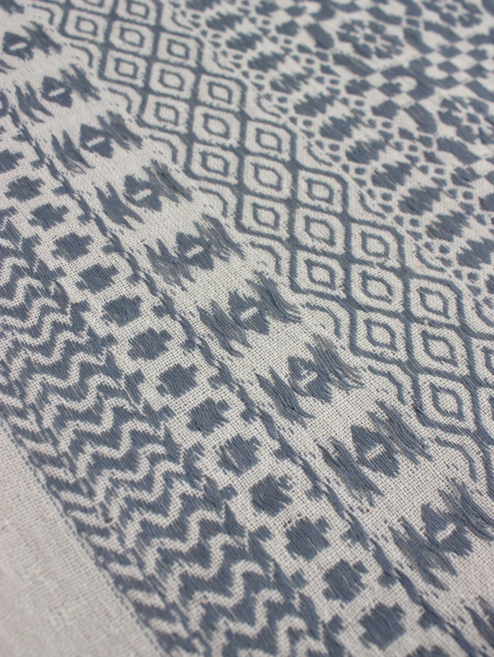 Geborduurde boho sjaal grijs - details