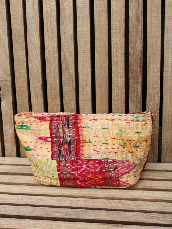 Kantha etui beige red patchwork